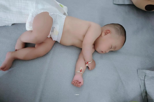 南昌宝宝积食发烧怎么处理